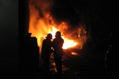 081005_Feuer-Kuhstedt-Siedlung-Maschinenhalle-001